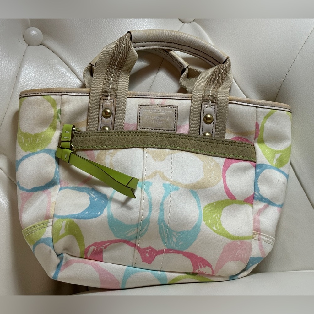 Coach Pastel Hampton Signature Scribble Womens Multi-Color Purse